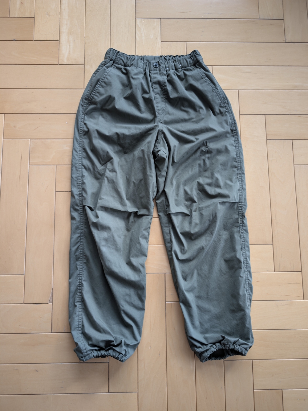 UNIQLO Elastic Waist Olive Green Cargo Pants for Kids, Size 11-12, Like New